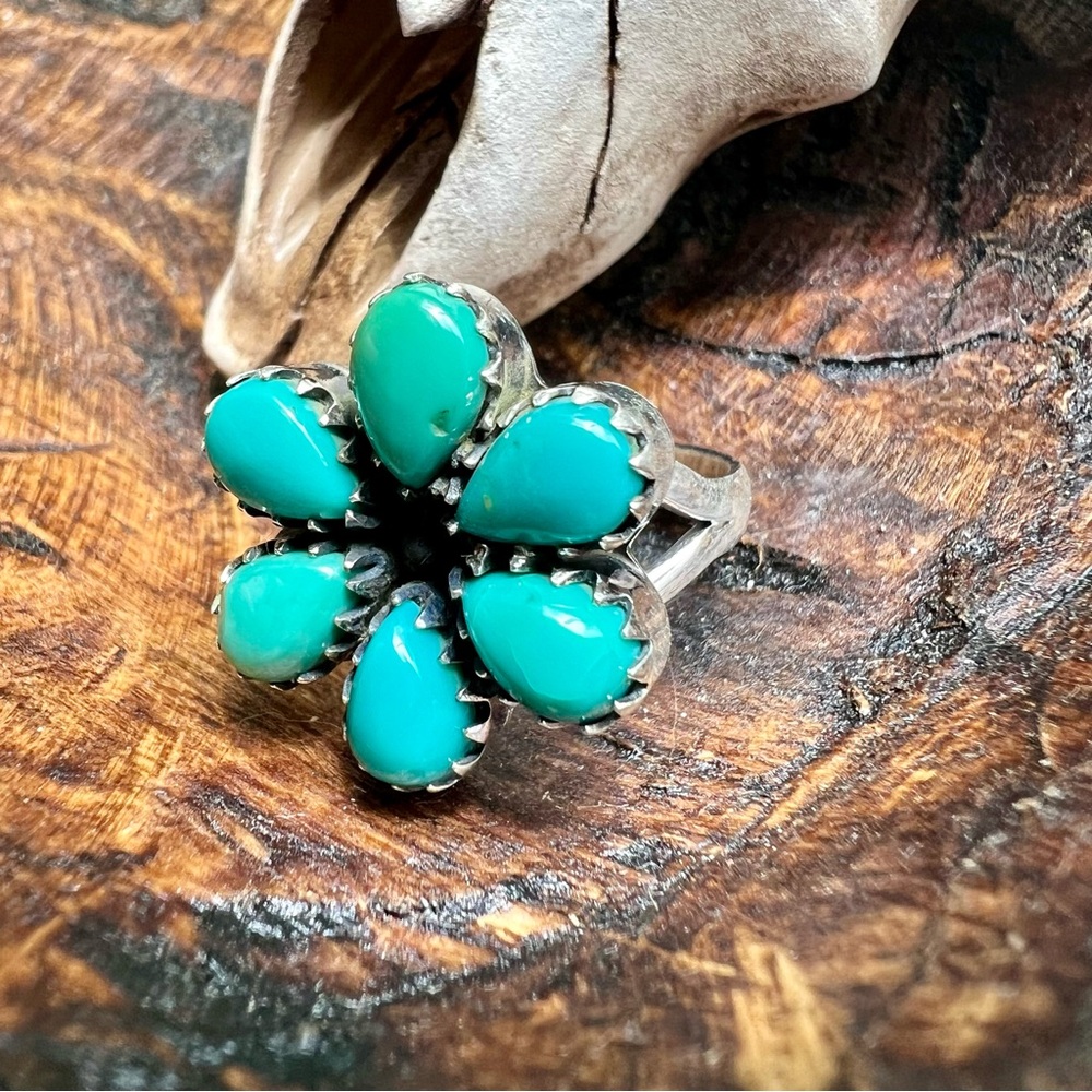 Turquoise Flower Ring - Picture 4 of 12